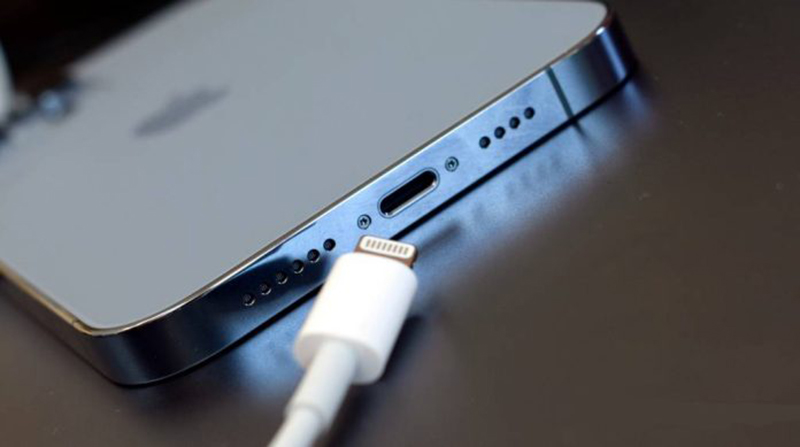 2022-04-20_173711f38b1cbd5566b6ac_23744cbf31af41ed823fac87f1caf5d3_1024x1024-696x389-2 apple-phai-bo-cong-sac-lightning-sieu-ban-re