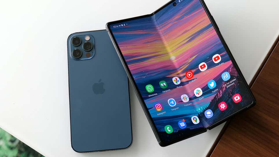 iphone-man-hinh-gap-sieu-ban-re