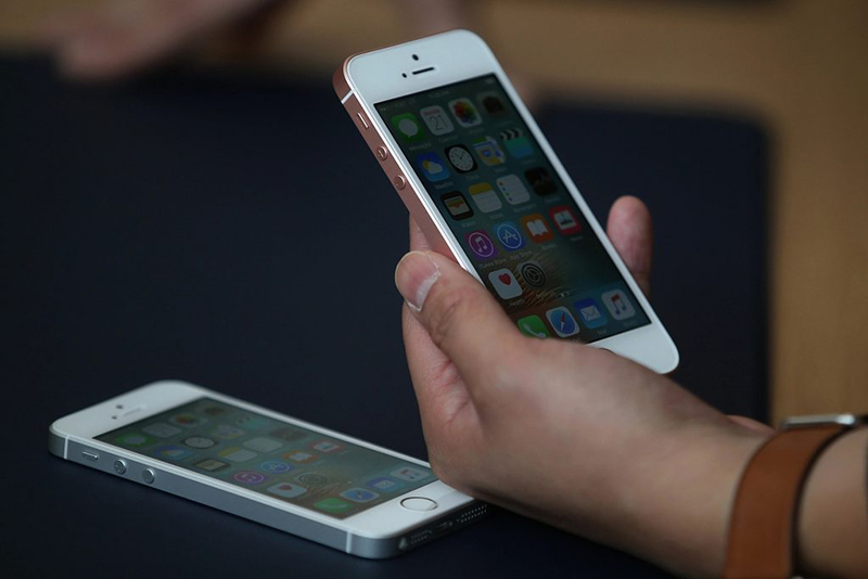 apple-dua-ra-canh-bao-voi-nguoi-su-dung-iphone-cu-1-1-1024x684-1 iphone-cu-sieu-ban-re
