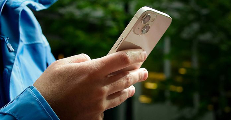 gia-iphone-tang-1-696x364-2 iphone-tang-manh-so-vơi-doi-dau-sieu-ban-re