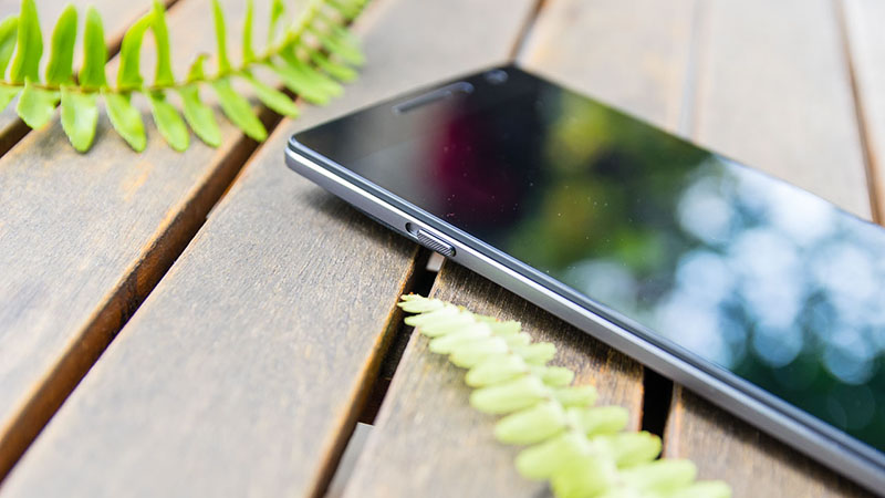 nut-tat-am-thanh-3 tai-sao-chi-co-apple-va-oneplus-co-nut-gat-tat-tieng-sieu-ban-re