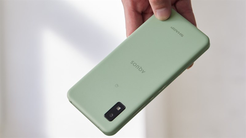 sharp-aquos-wish-1_1280x720-800-resize-1 sharp-ra-mat-dien-thoai-sieu-ban-re