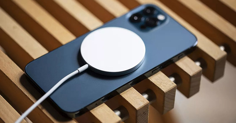 toc-do-sac-2 so-sanh-toc-do-sac-iphone13-sieu-ban-re