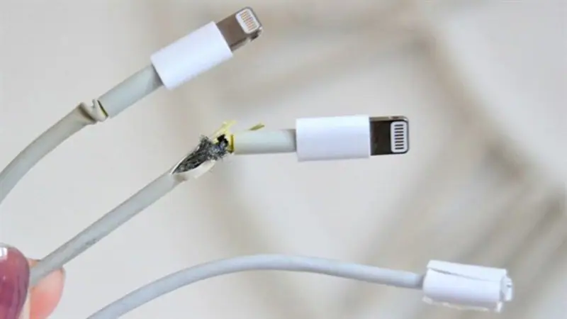cam-sac-iphone-sieu-ban-re